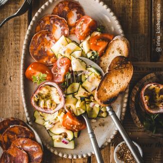 Salade de courgettes, chorizo et sauce fruit de la passion