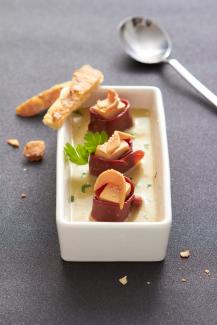 Velouté d'artichaut et petit farcis au bloc de Foie Gras