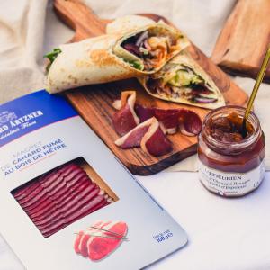 Wrap apĂ©ritif au Magret de Canard fumĂ© prĂ©tranchĂ© Edouard ARTZNER & Confit dâOignons Rouges L'Epicurien au Piment dâEspelette